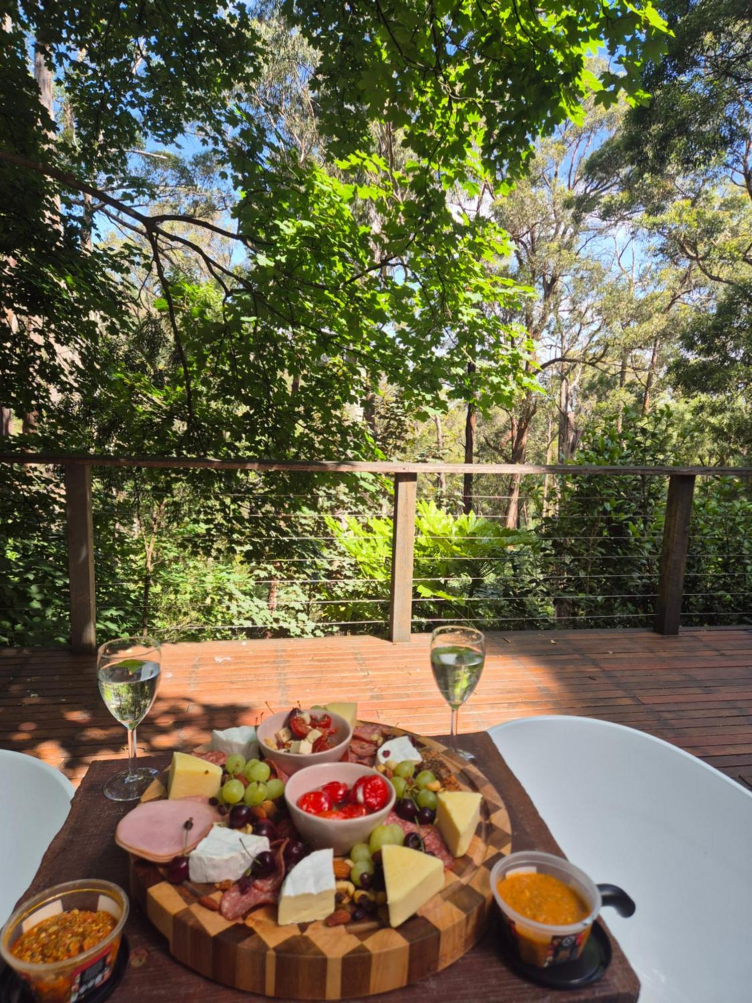 Holiday home Romantic Getaway - 2 Luxe Outdoor Baths Mount Macedon